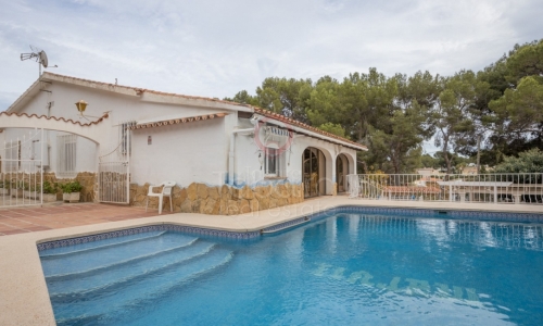 Wij vertellen u de stappen om deze luxe villa te koop in Moravit gelegen in 'The Mediterranean Caribbean' te verwerven