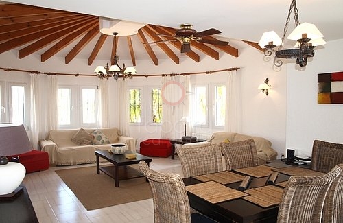 ✓ five bedroom villa for sale in pla del mar moraira