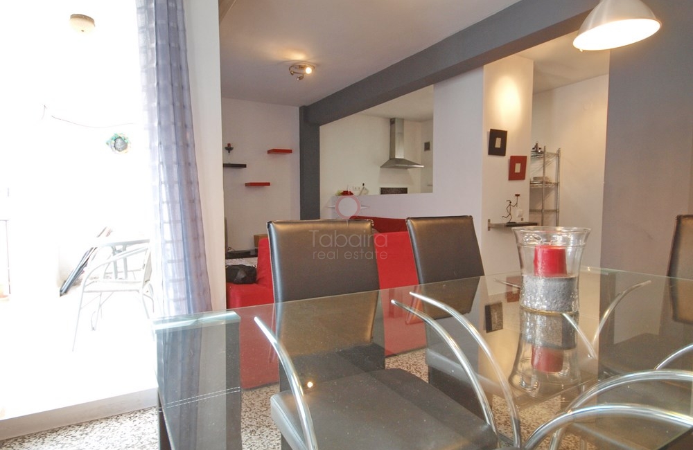 ▷ Apartamento de tres dormitorios en venta en el centro de Moraira.