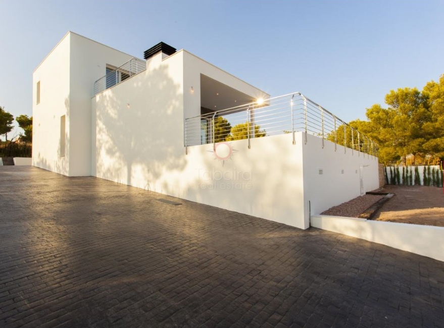 Villa moderne avec vue sur la mer à vendre à Benimeit