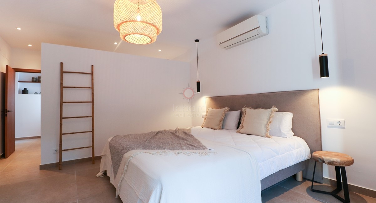 ▷ Propiedad de cuatro dormitorios en venta en pla del mar - moraira