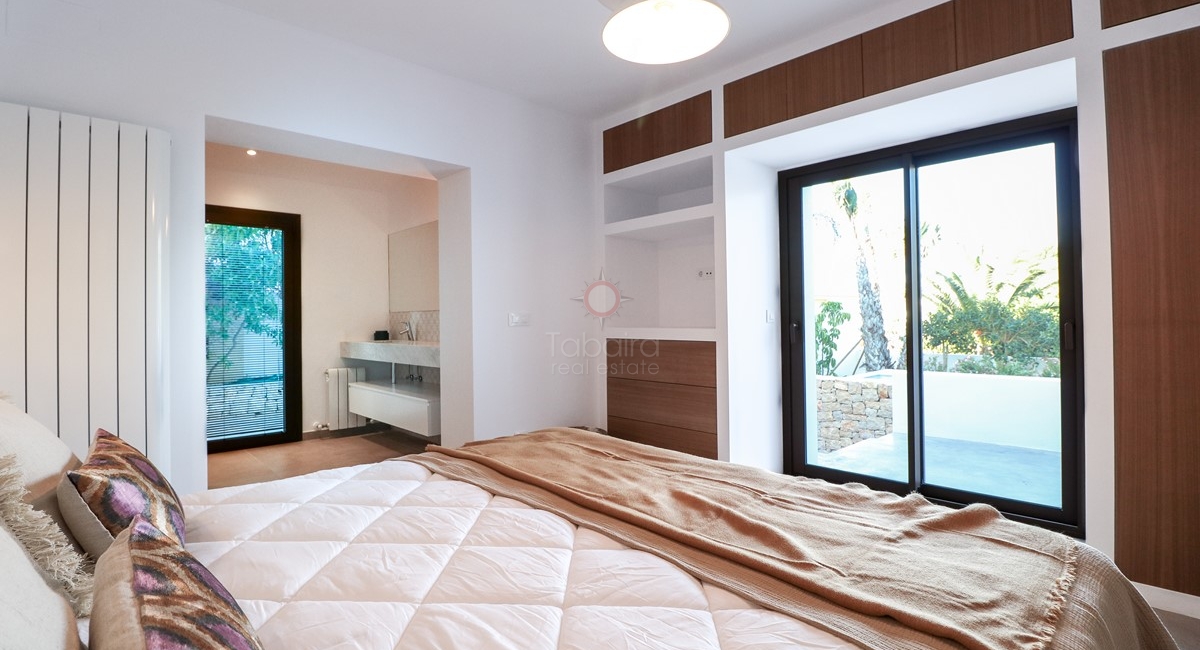 ▷ Propiedad de cuatro dormitorios en venta en pla del mar - moraira