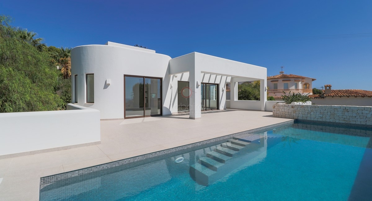 Neubau Villa zum Verkauf an der Küste von Moraira