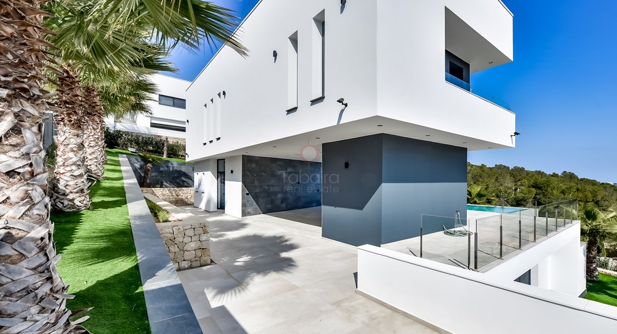 ​Luxury villa with sea views for sale in Javea