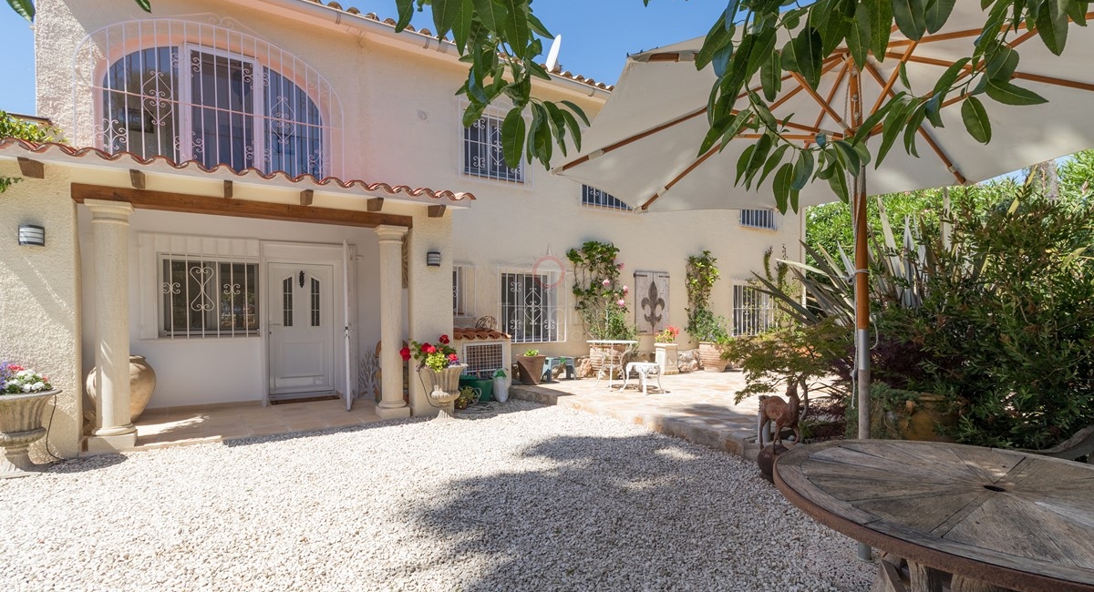 ▷ Villa zum Verkauf in Cometa Moraira in der Nähe von Annehmlichkeiten