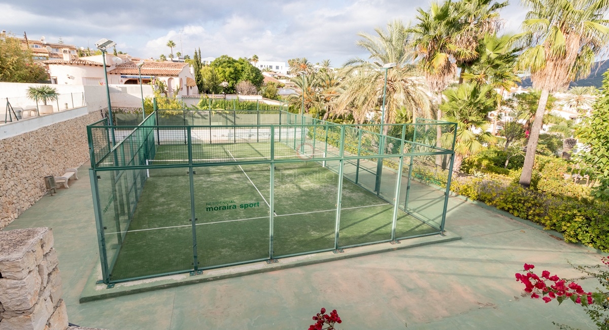 Terrain de tennis à Moraira Développement du sport