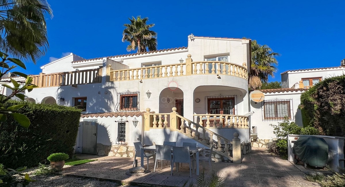 Mediterrane Villa zum Verkauf in Moraira neben der Stadt
