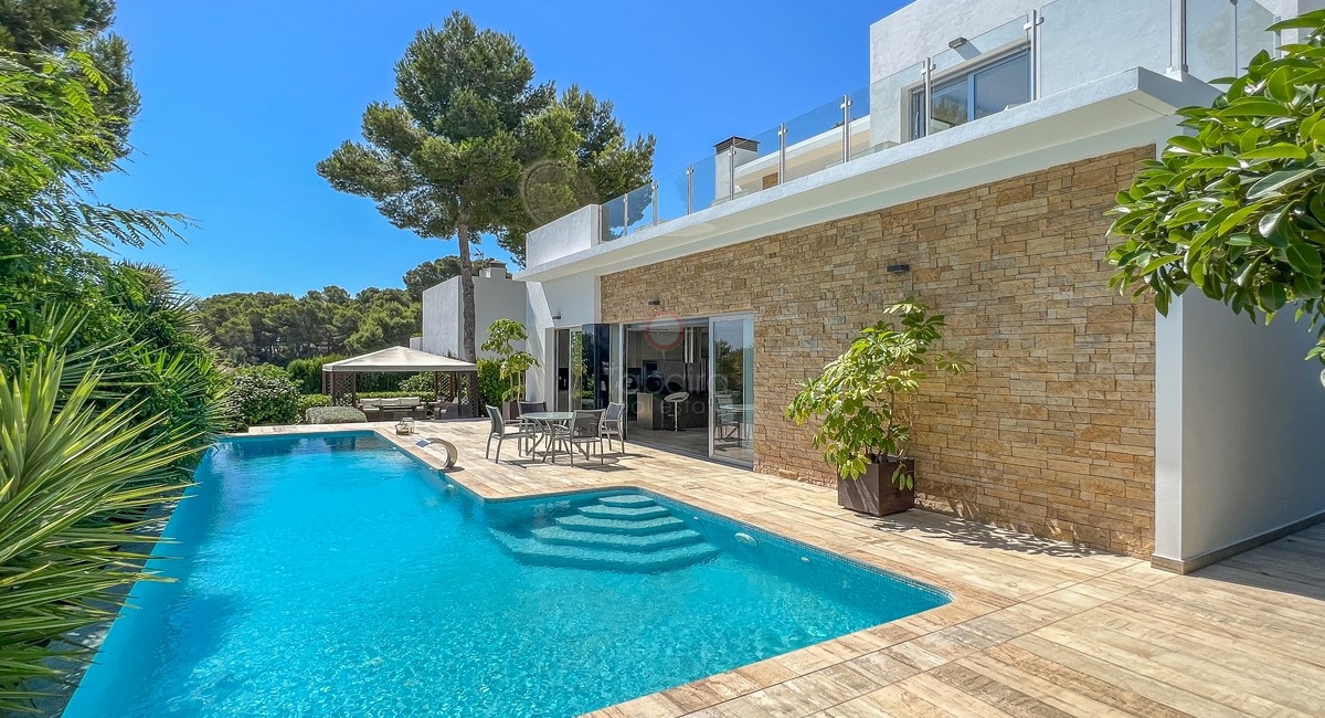 Villa neuve avec vue sur la mer à vendre sur la côte de Benissa