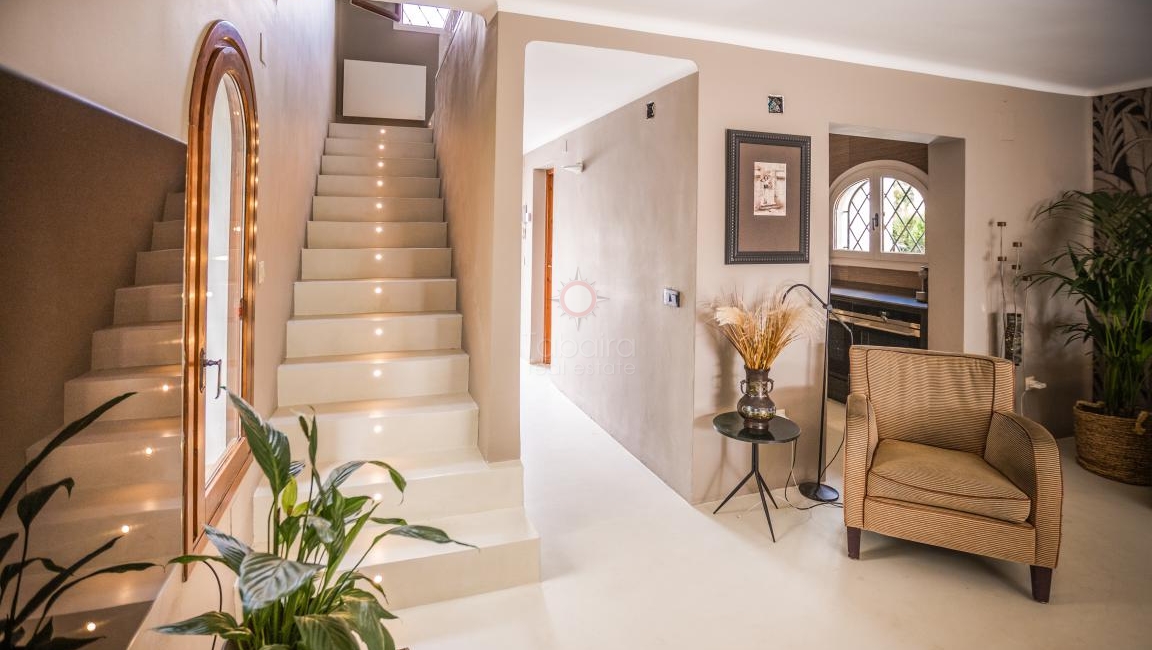 Renovierte Luxusvilla zum Verkauf in Cometa Moraira