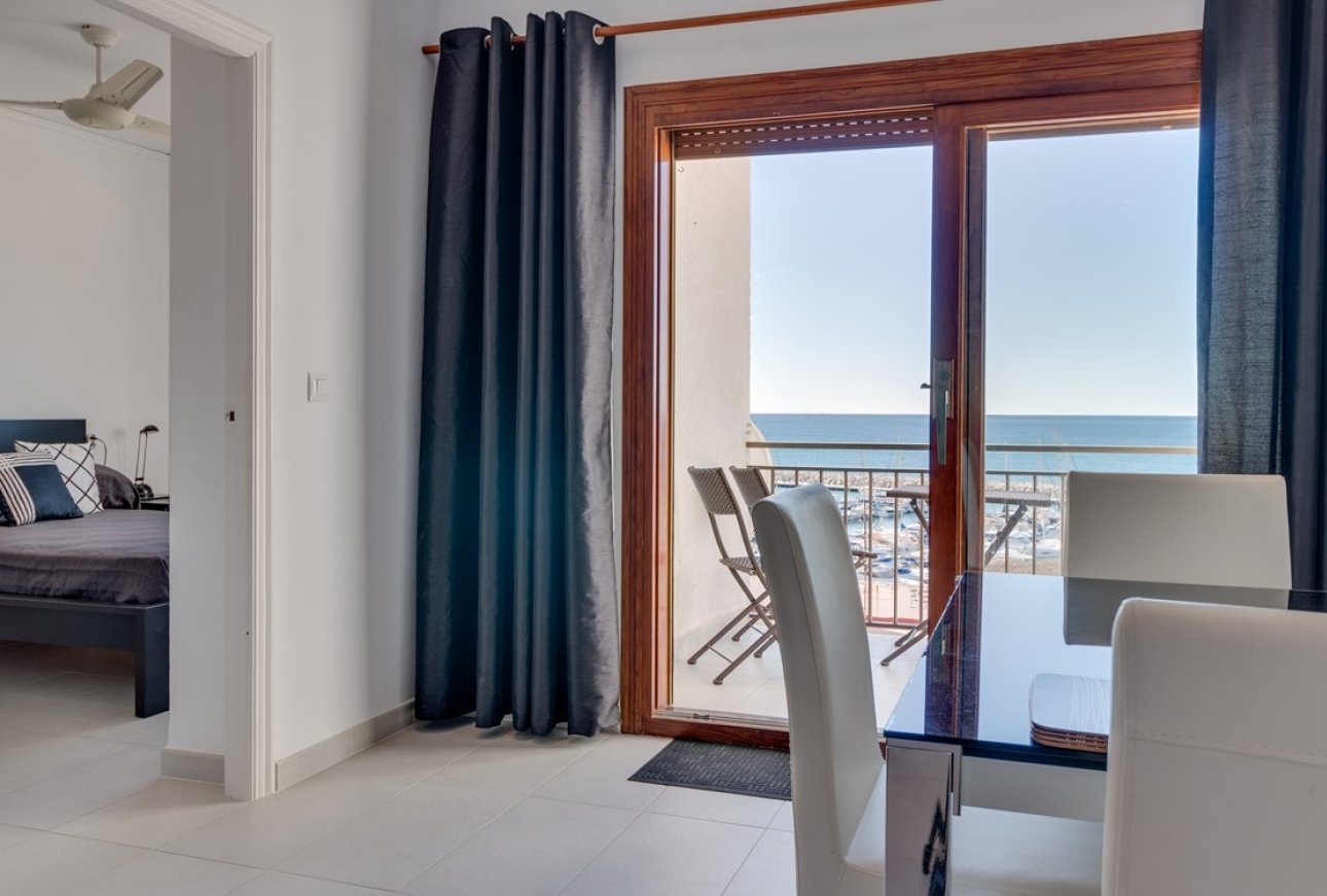 Apartment with sea views for sale in Moraira