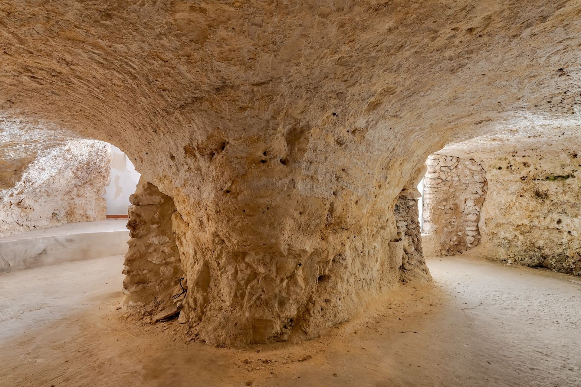 Characterful cave wine cellar in luxury finca