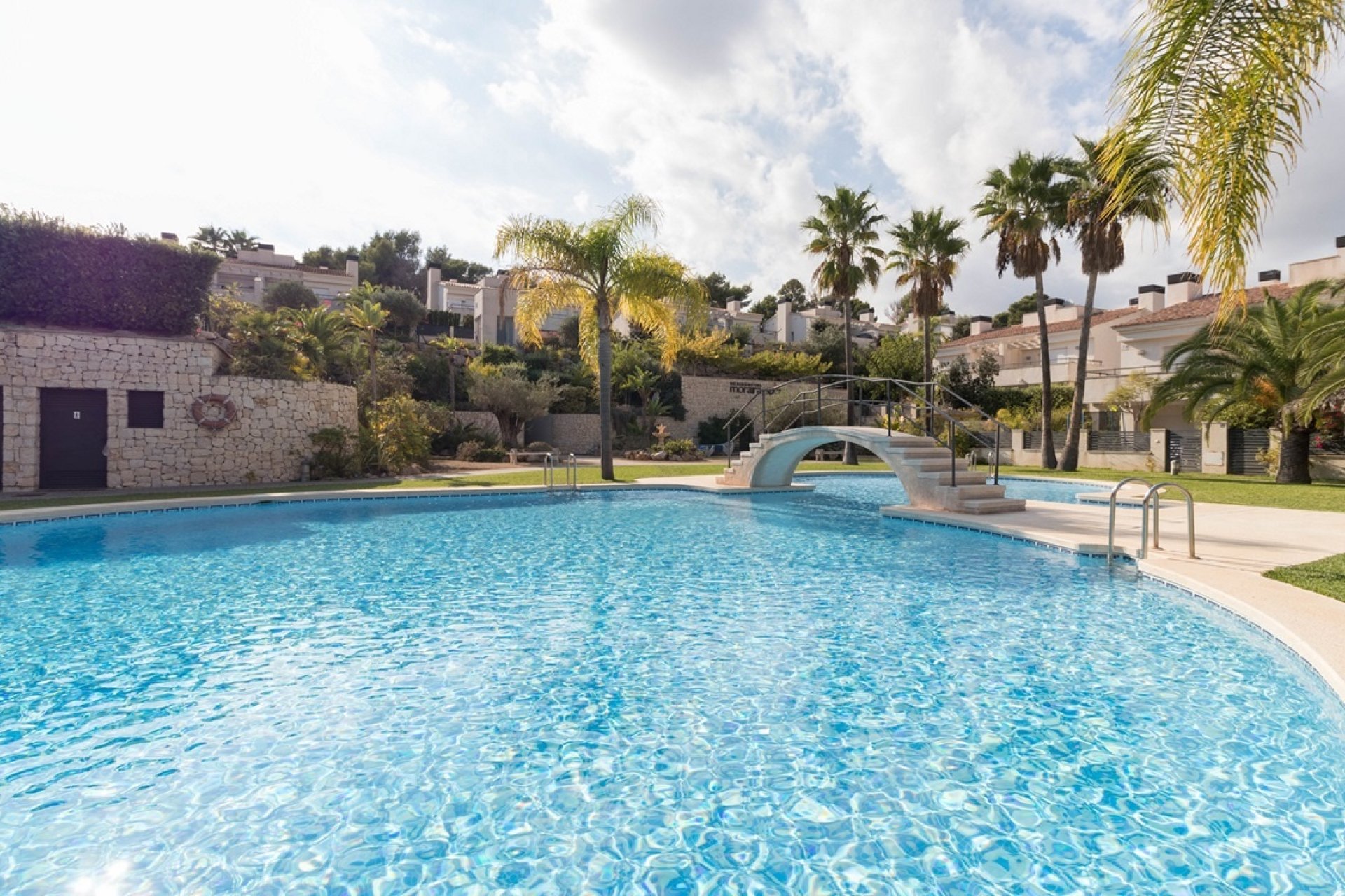 Garten- und Poolbereiche im Moraira Sport Complex