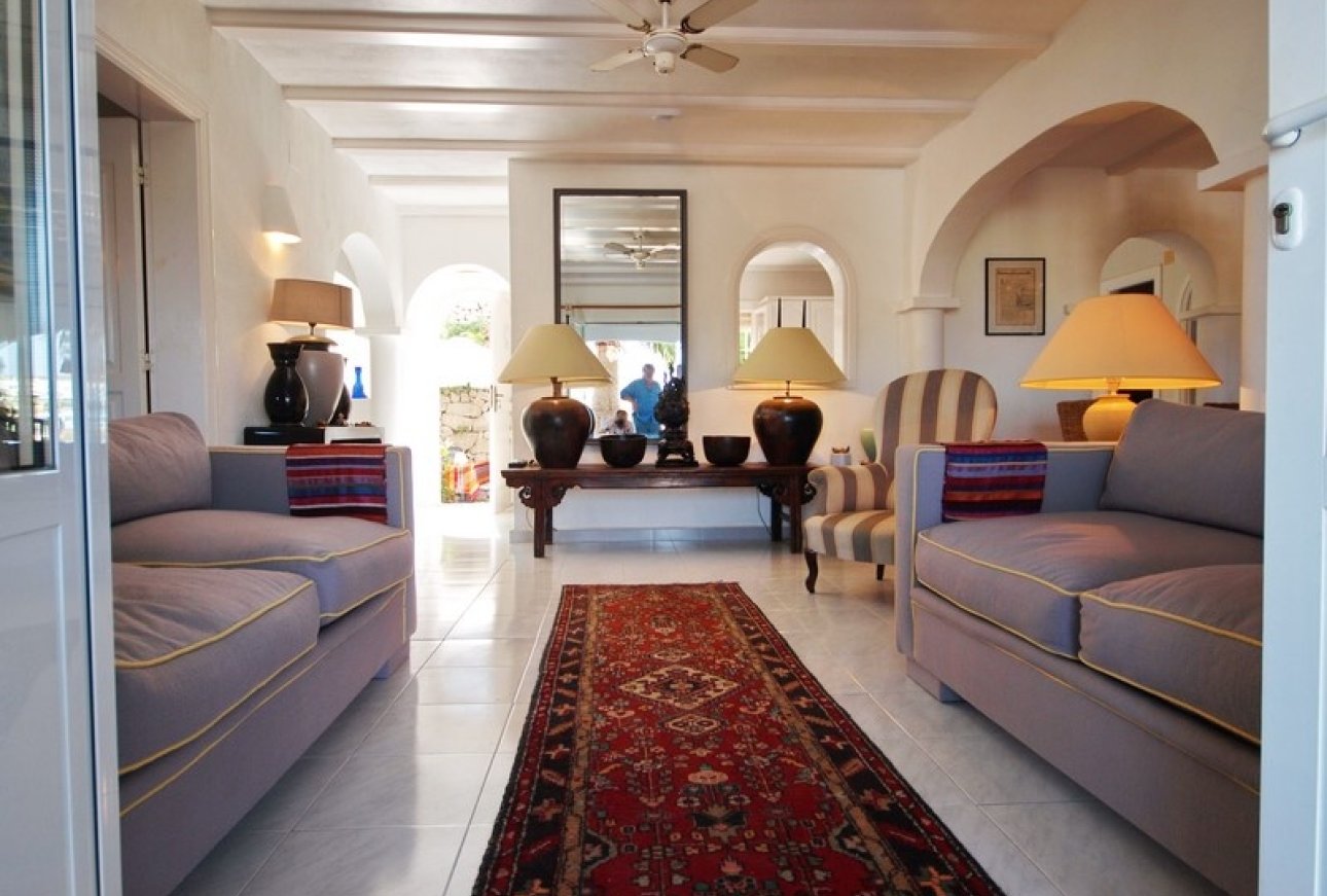 Grote gemeenschappelijke villa te koop in Paichi Moraira