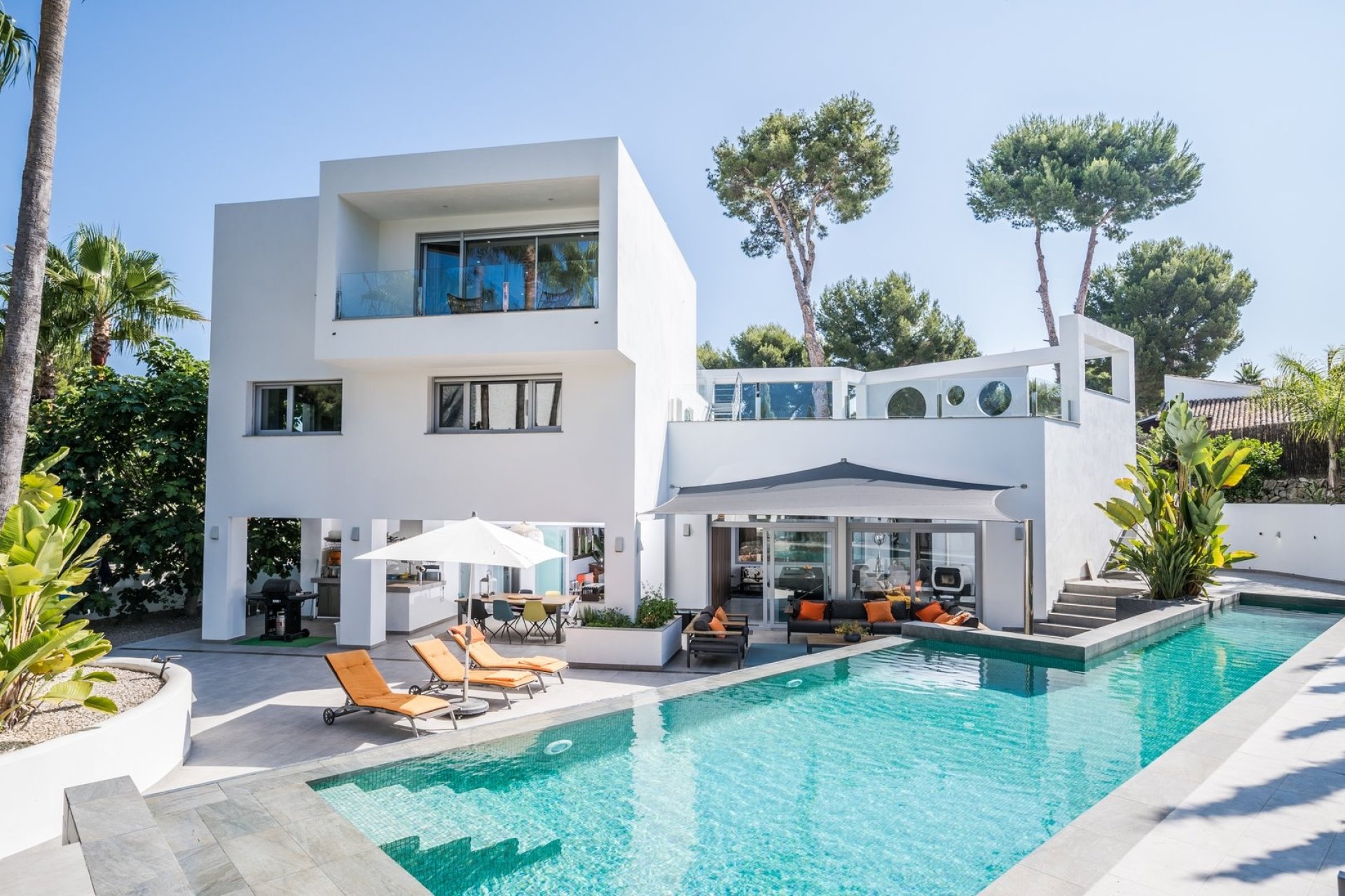 Hedendaagse design villa te koop in Pla del Mar Moraira