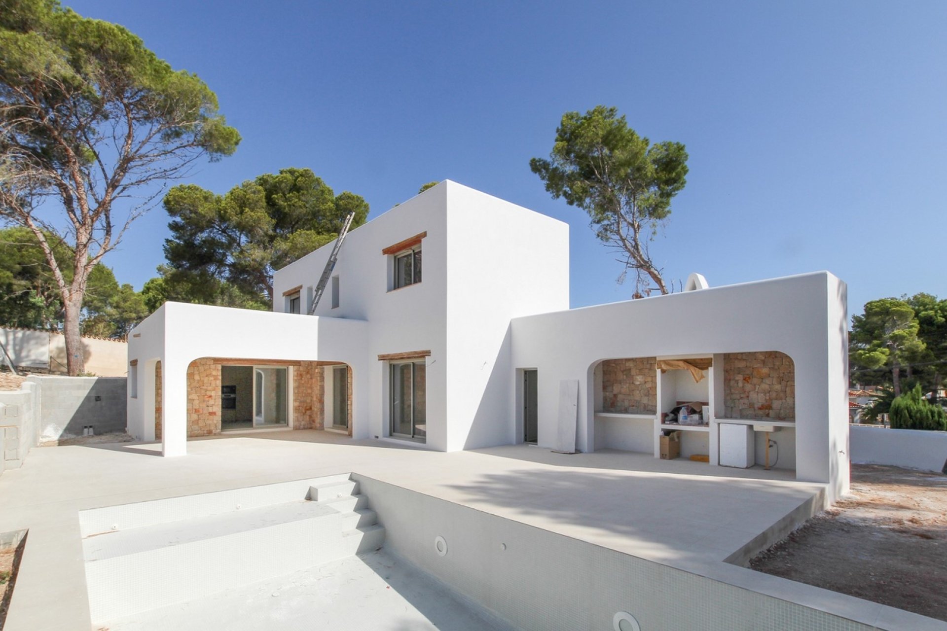 Instapklare nieuwe villa in Ibiza-stijl in Cap Blanc Moraira