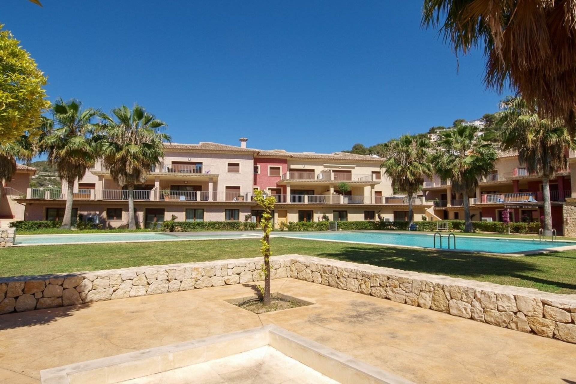 Jardins et piscine à Jardines de Montemar