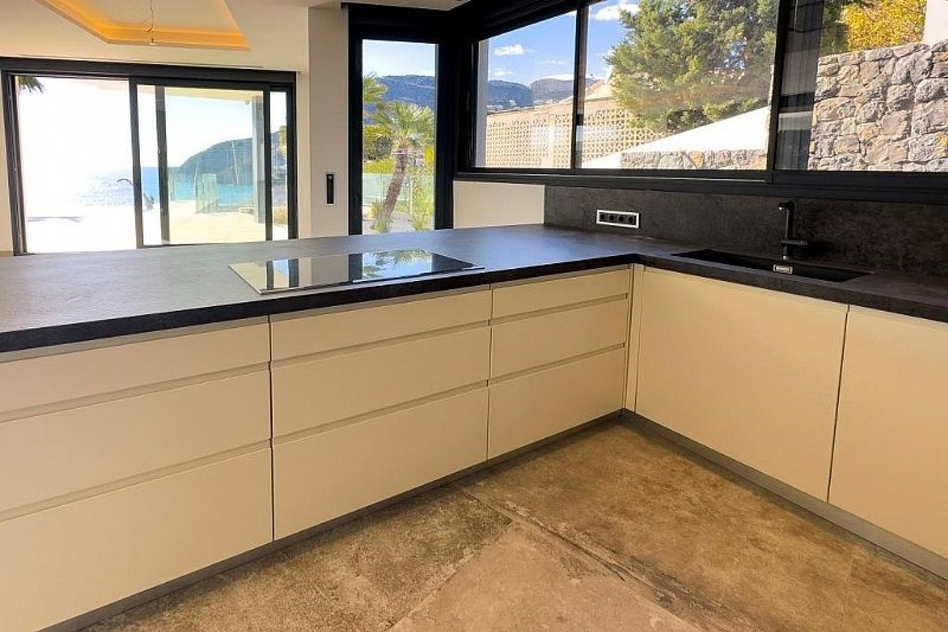 Küche - Villa in erster Linie zum Meer in Calpe zu verkaufen