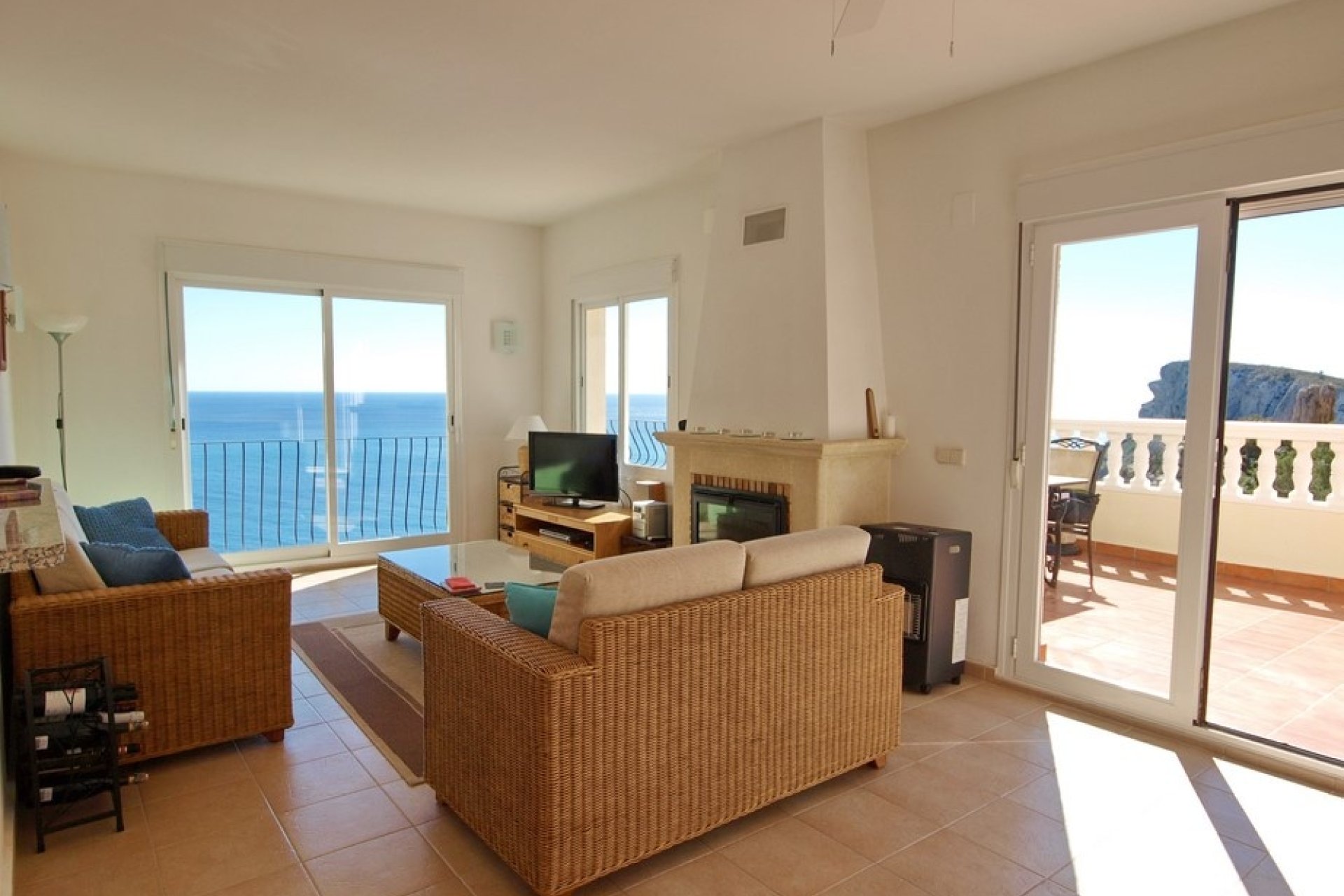 La recepción de primera línea habitación de la villa Moraira Alicante