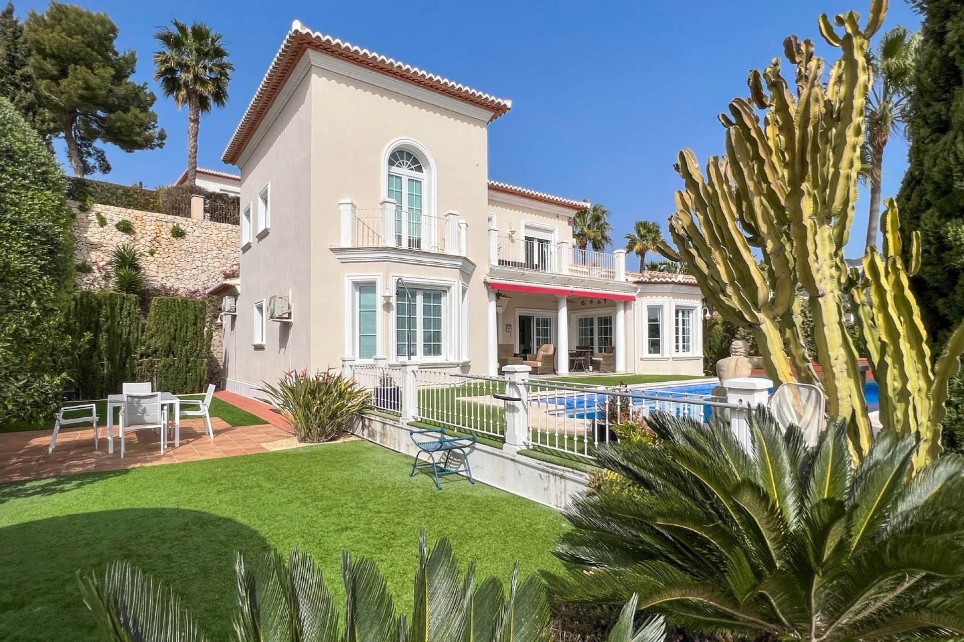 Luxe villa te koop dichtbij El Portet Moraira