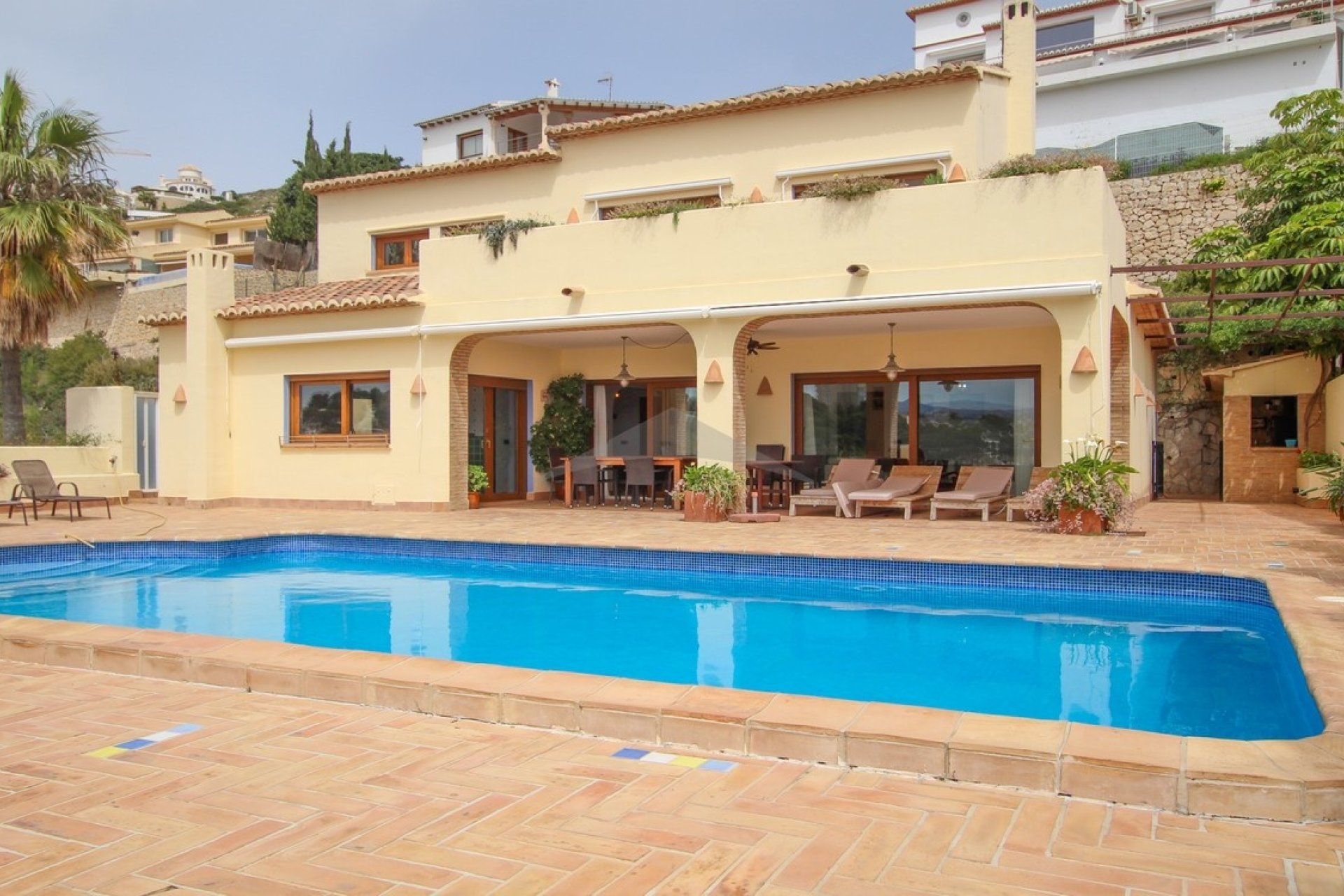 Luxe villa te koop in El Portet, Moraira, met panoramisch uitzicht op zee