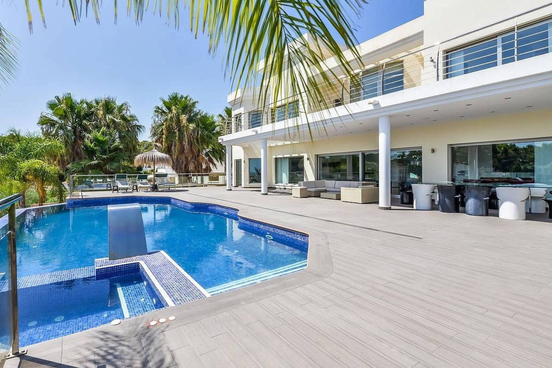 Luxusimmobilien in La Fustera in Strandnähe