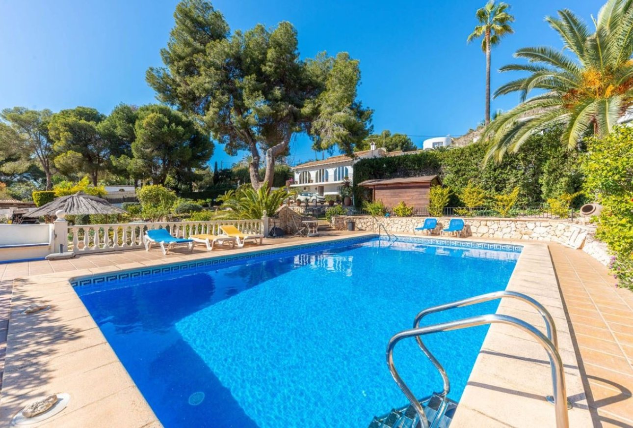 Mediterrane Villa zum Verkauf neben dem Strand El Portet in Moraira