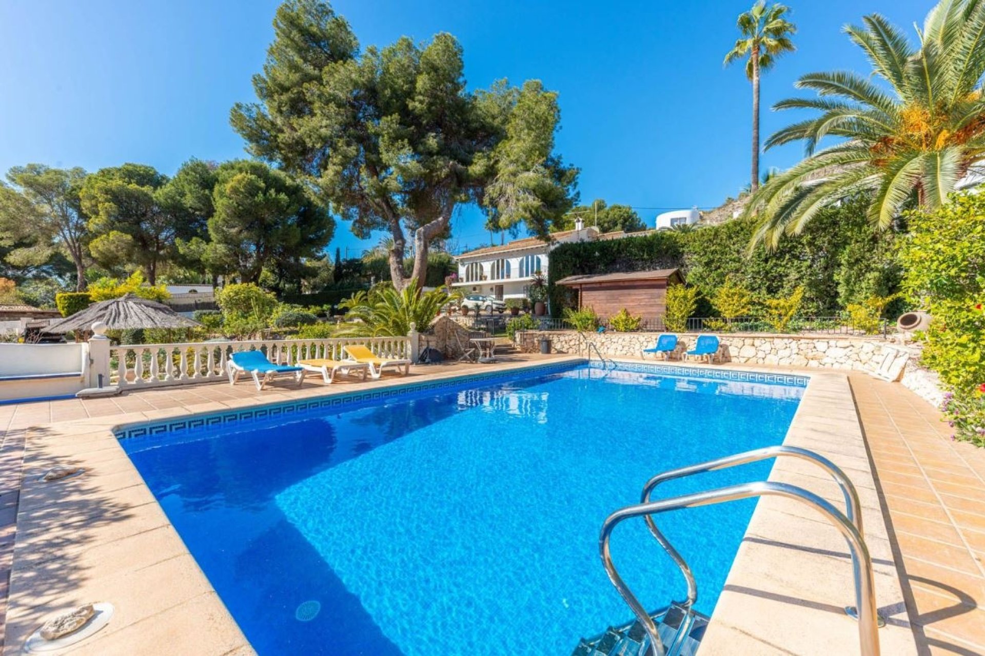 Mediterrane Villa zum Verkauf neben dem Strand El Portet in Moraira