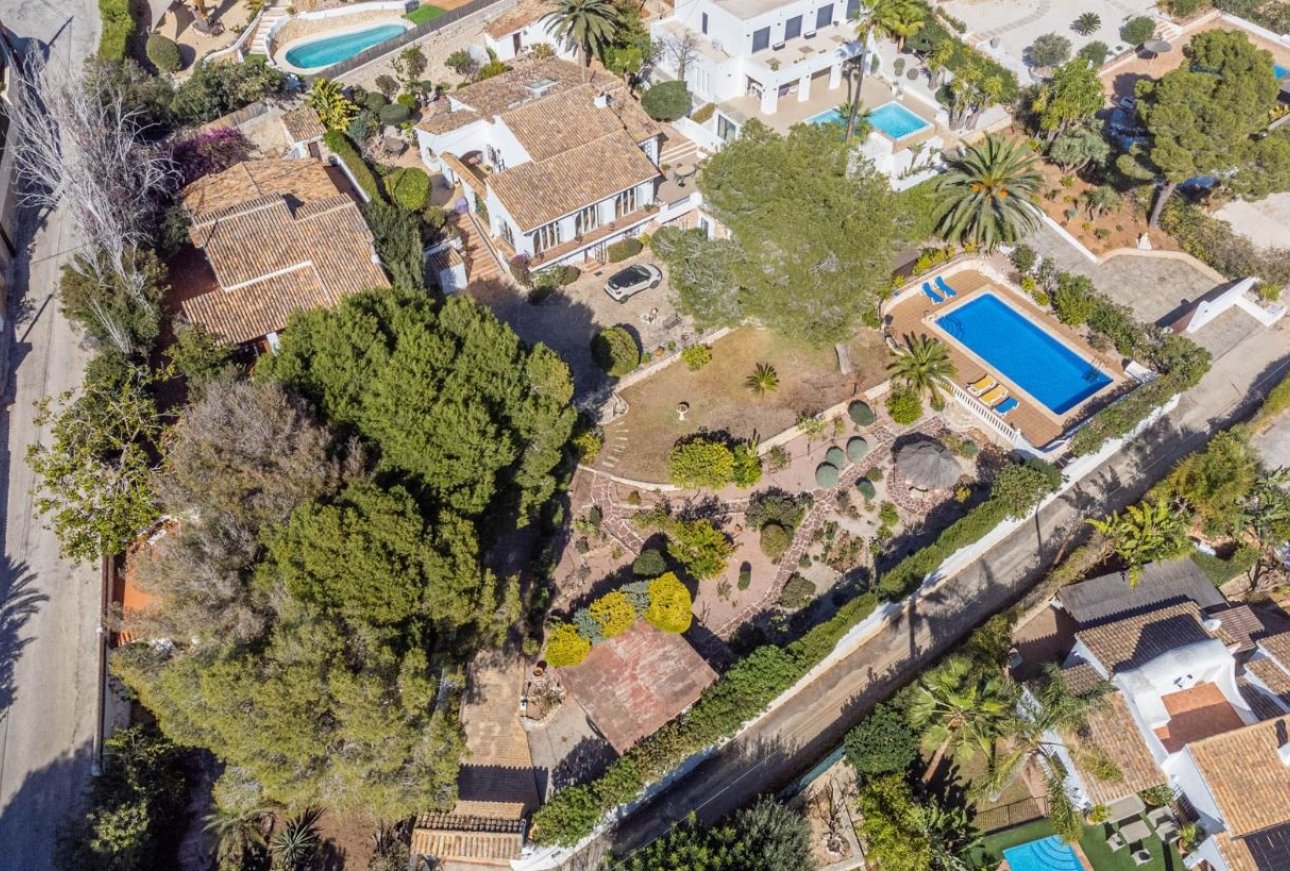 Mediterrane Villa zum Verkauf neben dem Strand El Portet in Moraira
