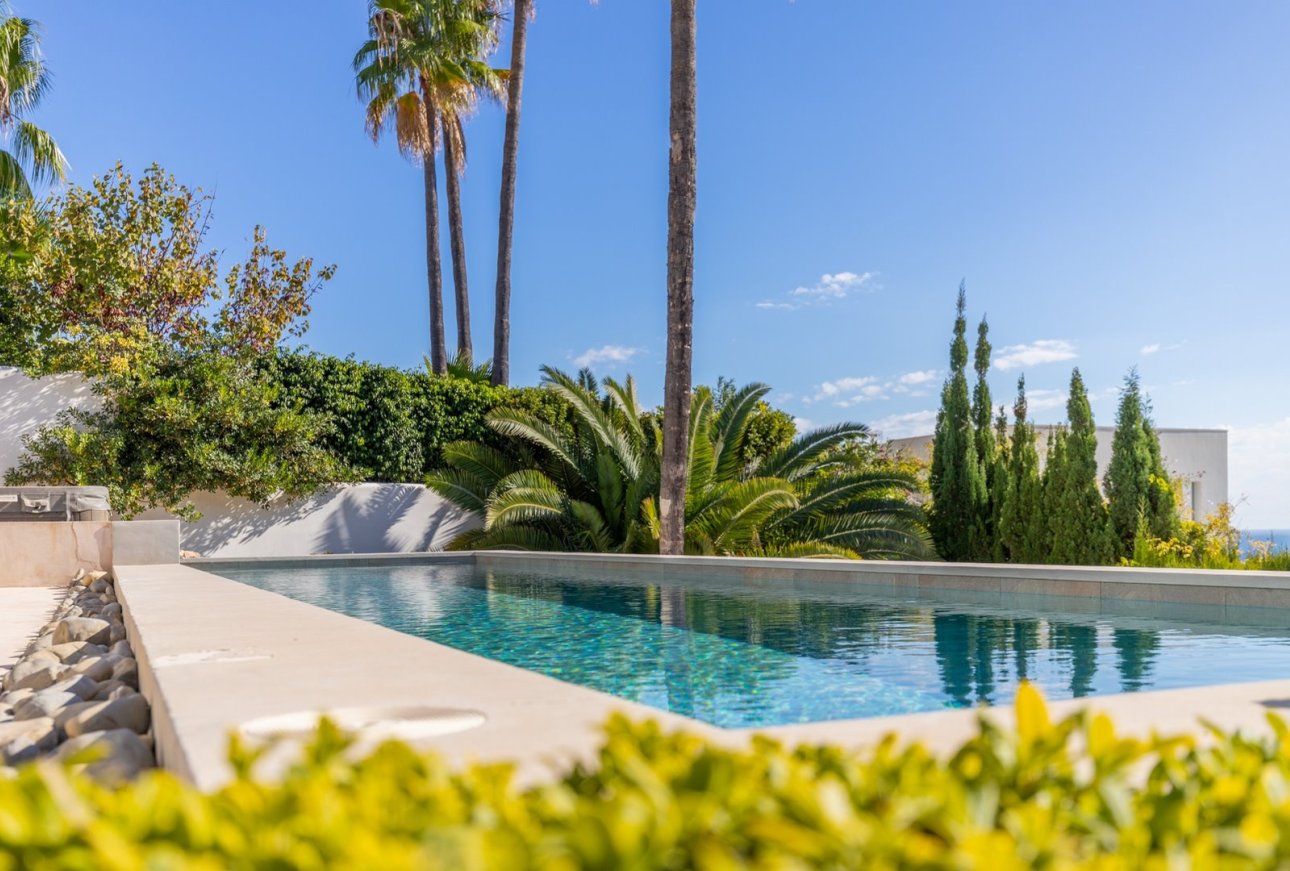 Moderne Villa im Ibiza-Stil in San Jaime Moraira