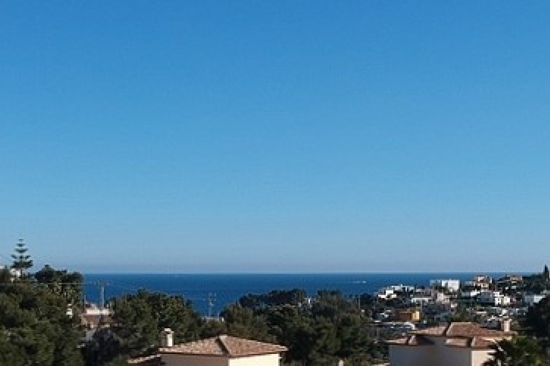 Moderne Villa mit Meerblick neben dem Strand in Benissa Costa