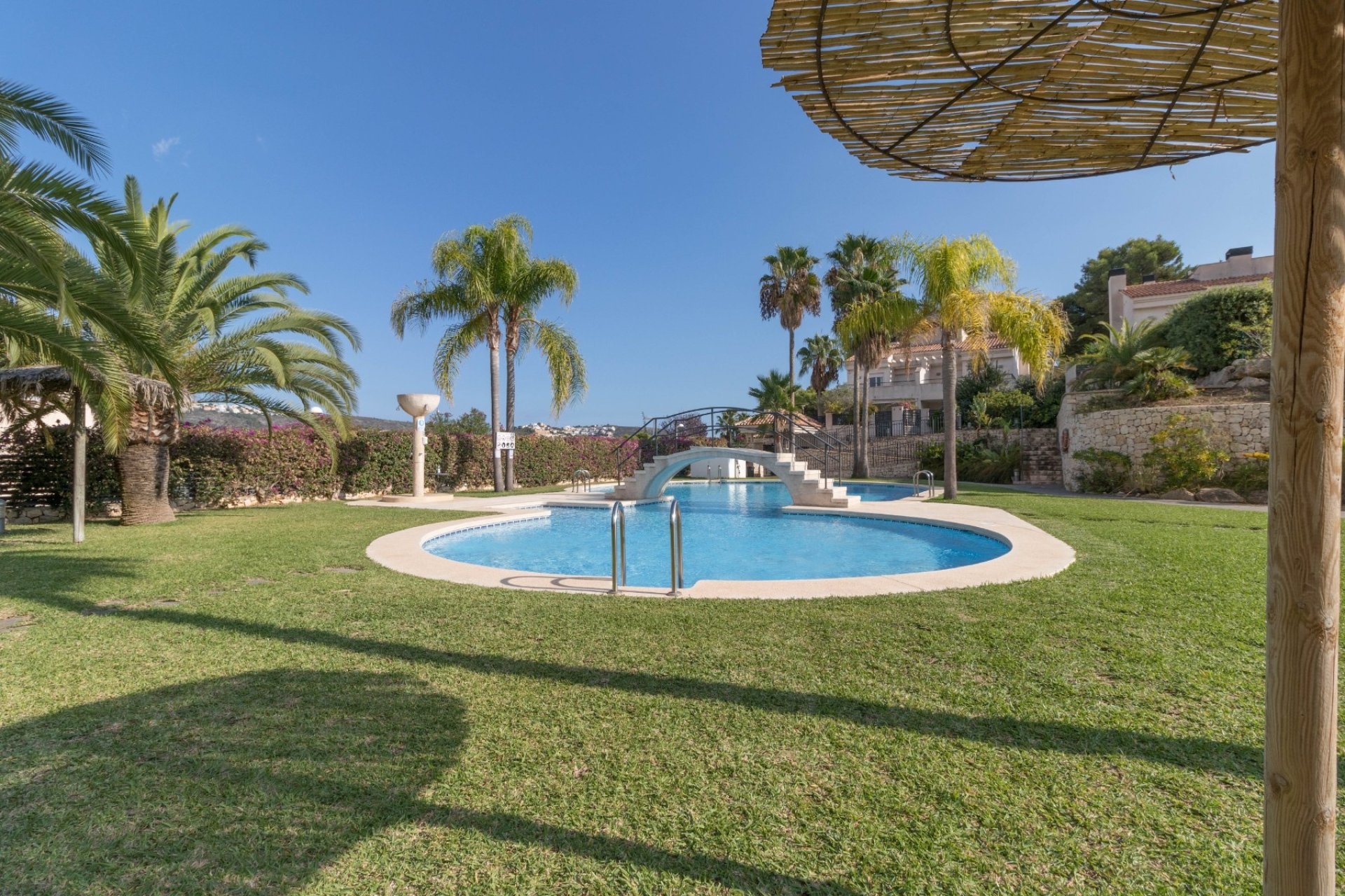 Moraira Sport - de magnifiques jardins et une piscine commune