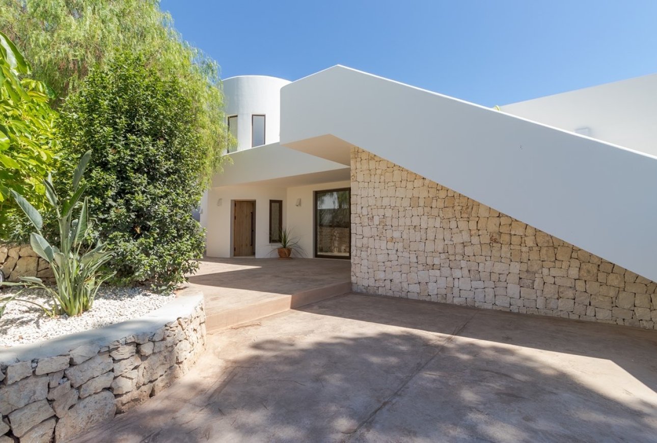 Neubau Villa zum Verkauf an der Küste von Moraira