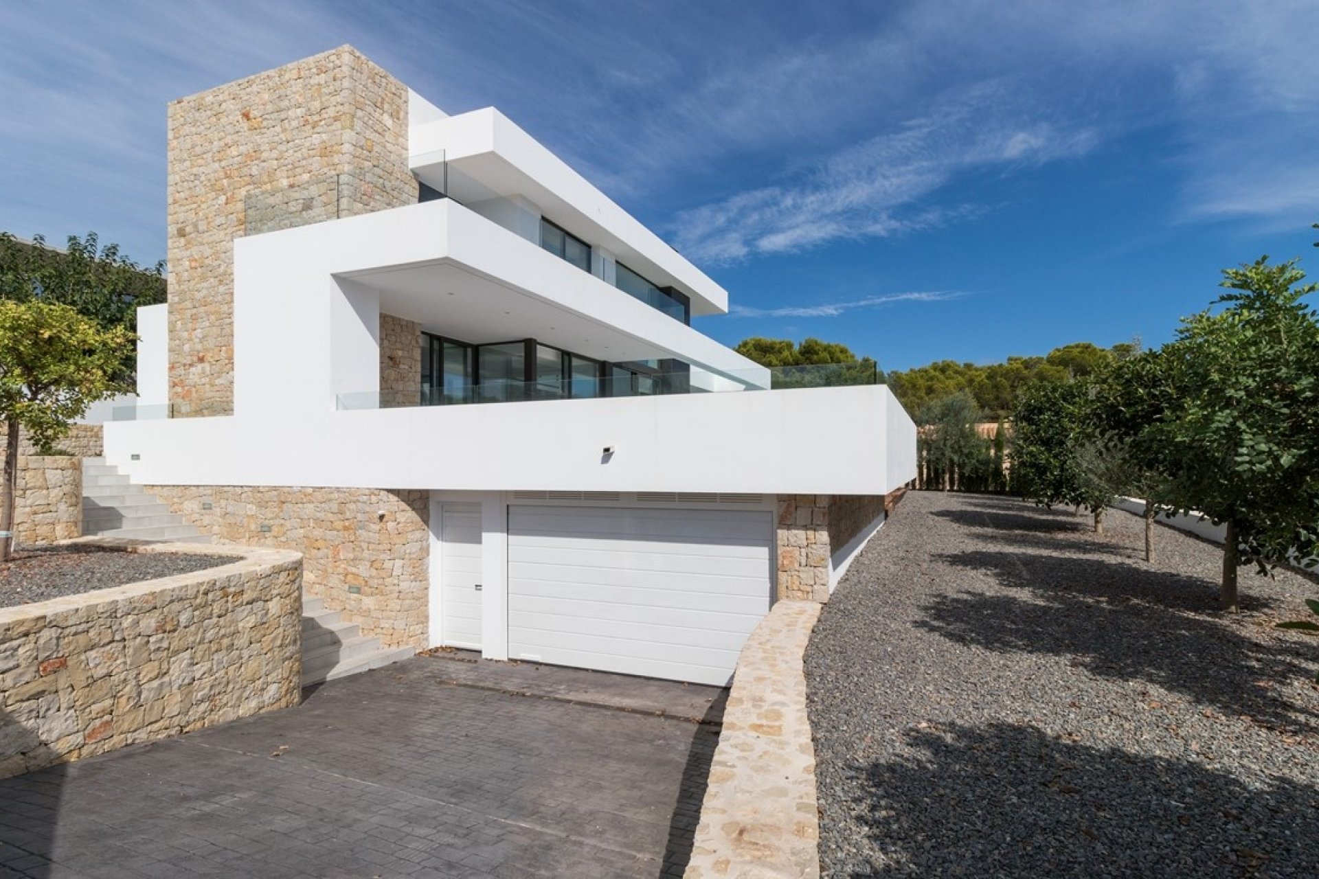 Neubau Villa zum Verkauf in Moraira in der Nähe der Stadt