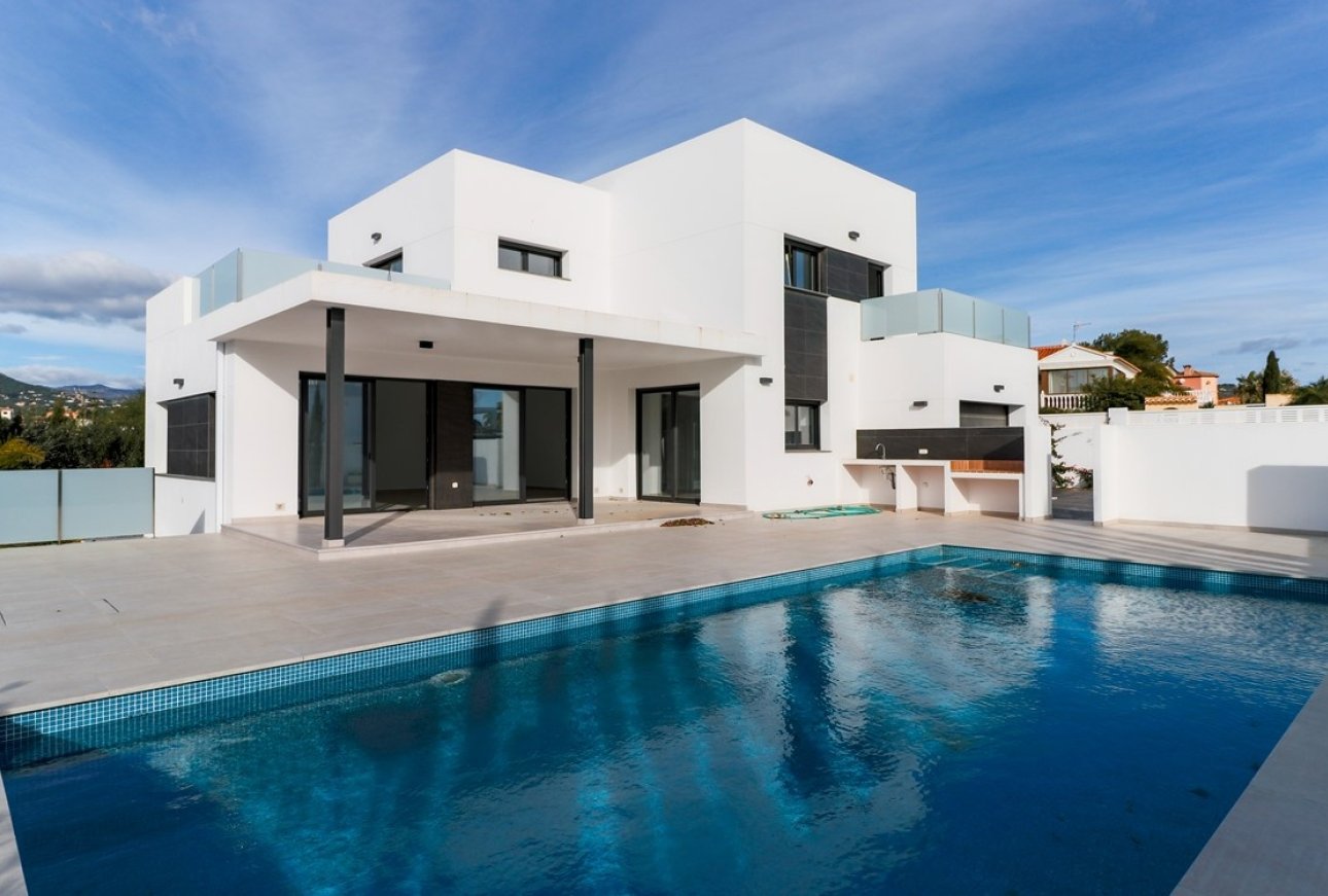 New build villa for sale in Calpe walking distance to the beach