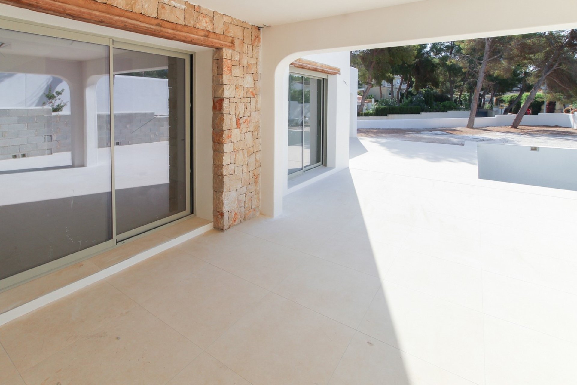 Nieuw gebouwde villa in Ibiza-stijl in Cap Blanc Moraira