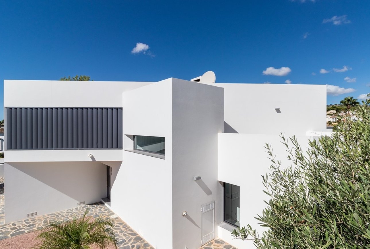 Nieuwbouw villa met zeezicht te koop in Moraira, Spanje