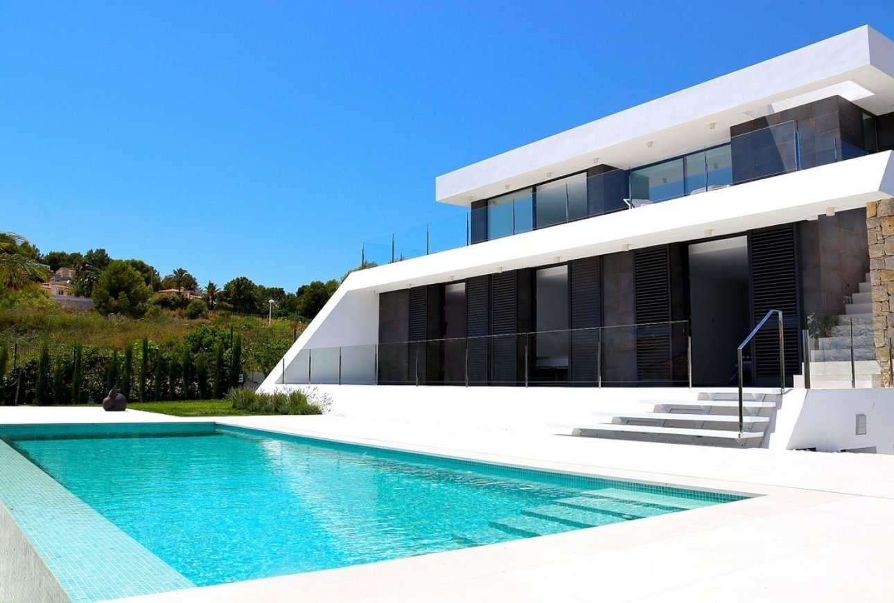 Nieuwbouw villa te koop in Moraira met uitzicht op zee