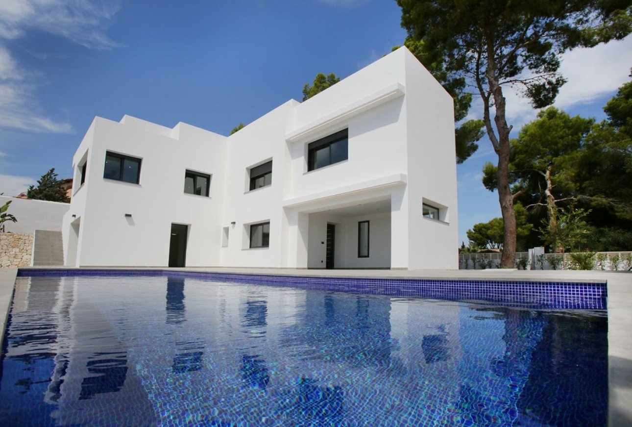 Nieuwbouw villa te koop nabij het centrum van Moraira