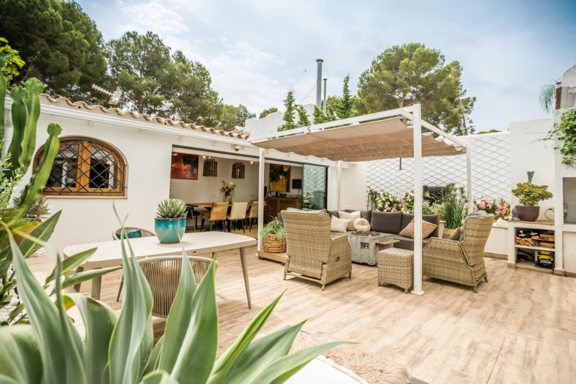 Renovierte Luxusvilla zum Verkauf in Cometa Moraira