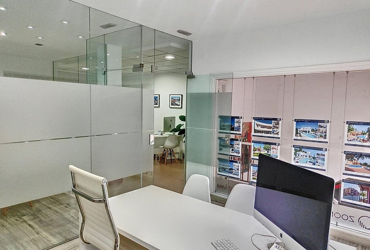 Sale - Commercial Property - Moraira - El Portet
