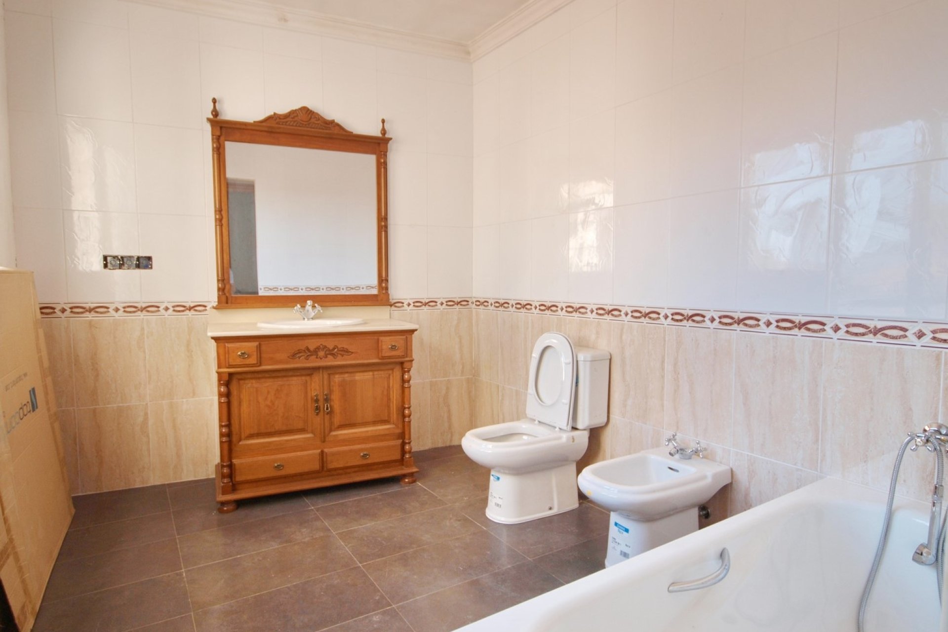 Sale - Hotel - Sagra - town centre