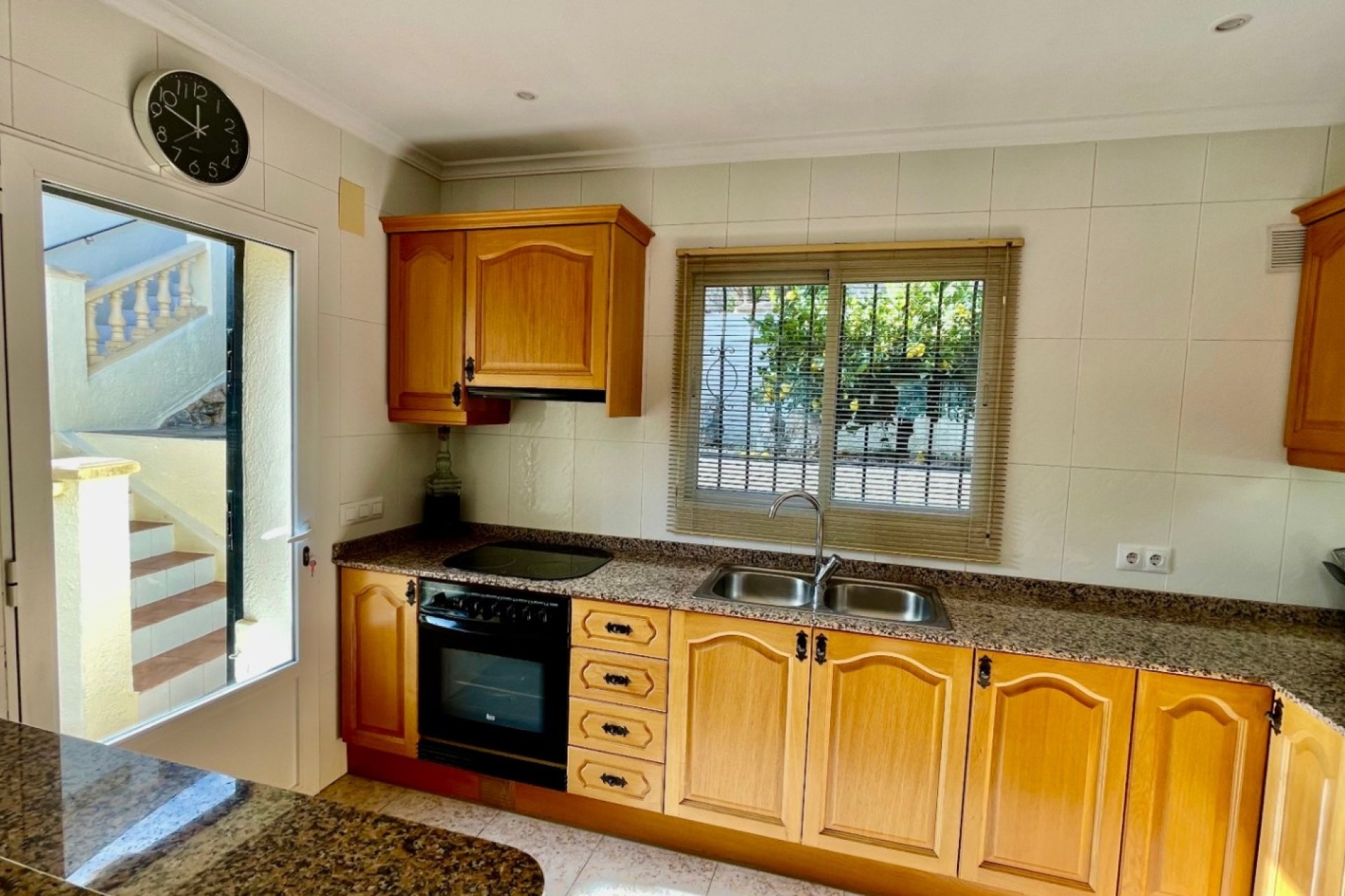 Sale - Villa - Alcalalí - Valley / Urbanización