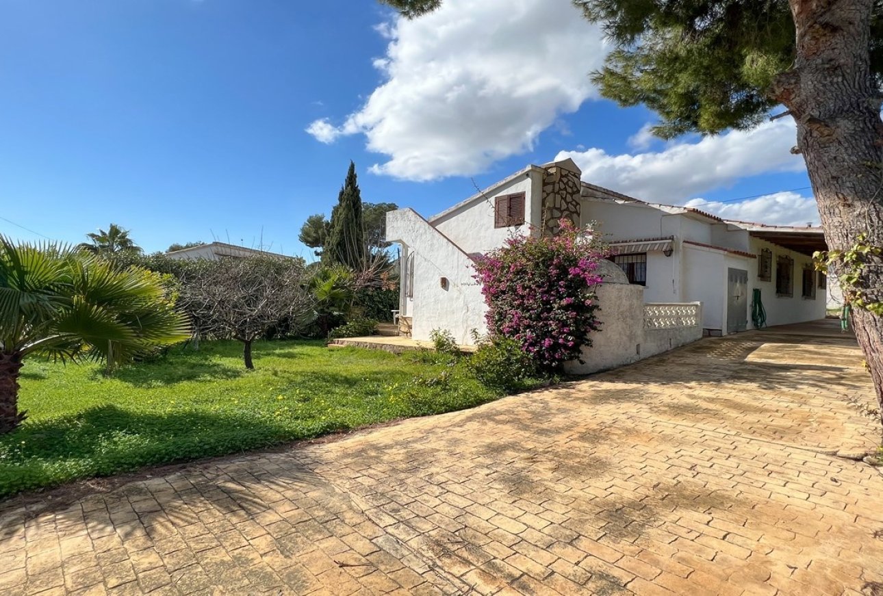 Sale - Villa - Moraira