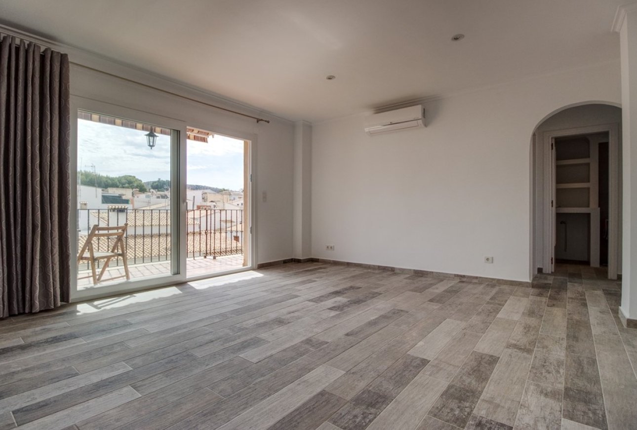 Sea view penthouse apartment for sale in Moraira