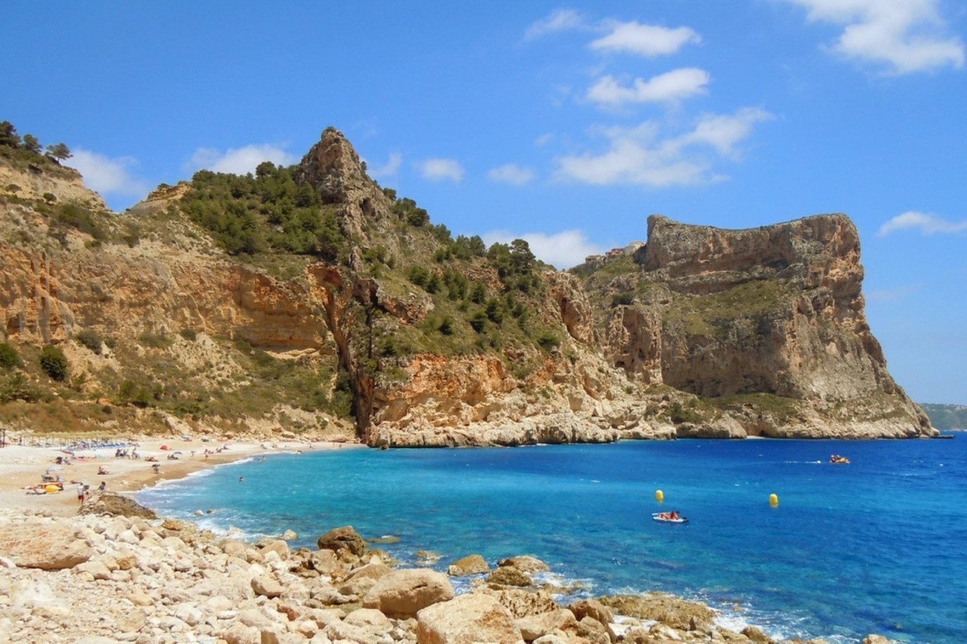 Strand Cala Moraig in der Nähe von Montecala Cumbre del Sol