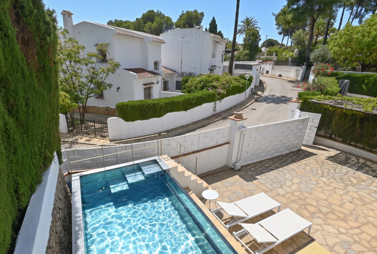 strandvilla-in-cometa-moraira-mit-privatem-pool