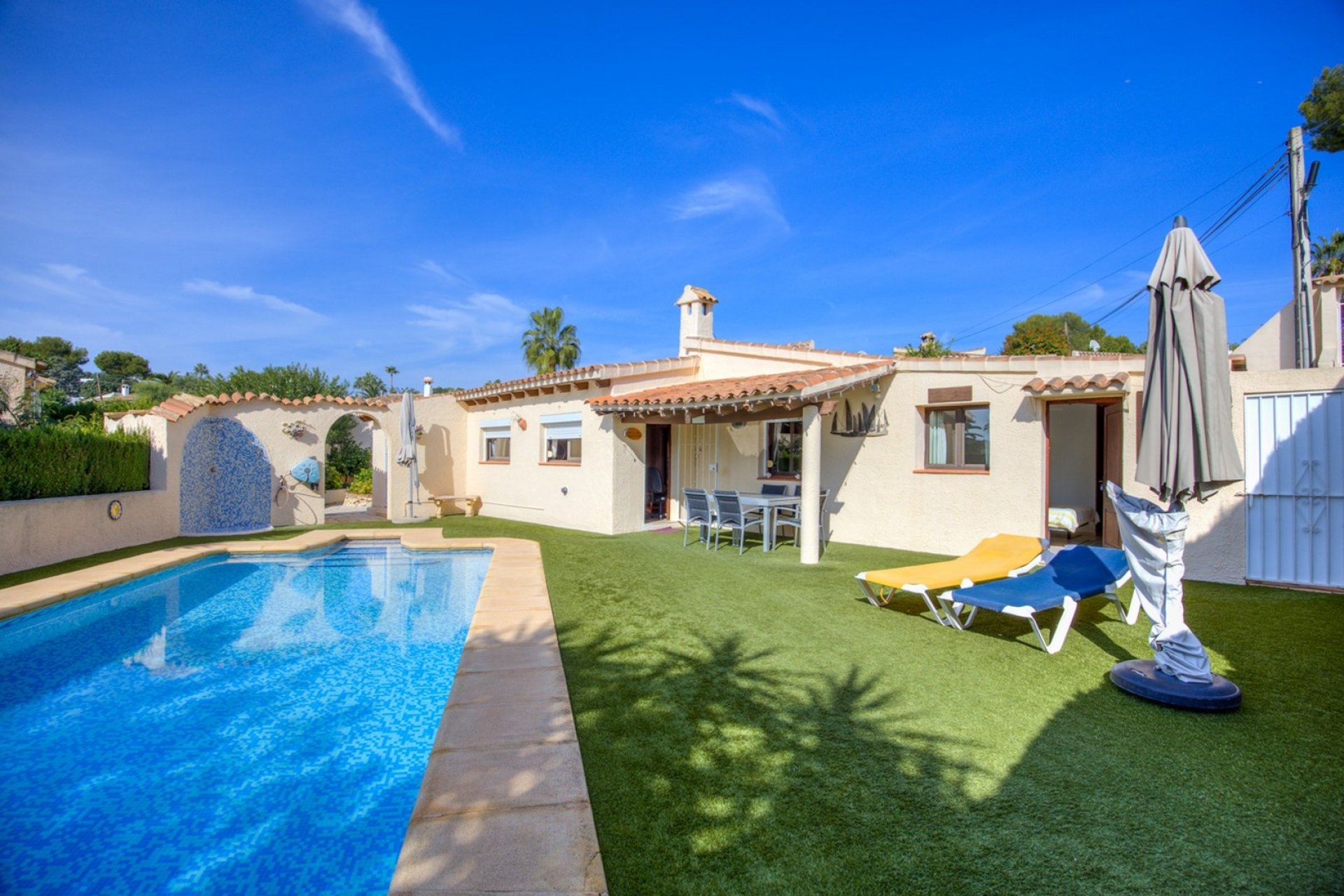 Terraza de la piscina │ Villa Sabatera Moraira │ A pie de servicios