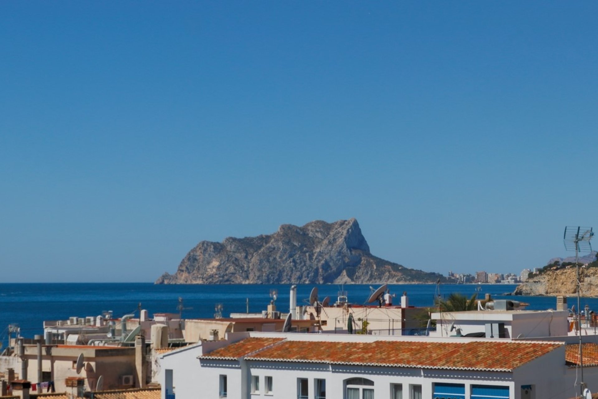 Uitzicht op zee vanuit keuken Penthouse Moraira
