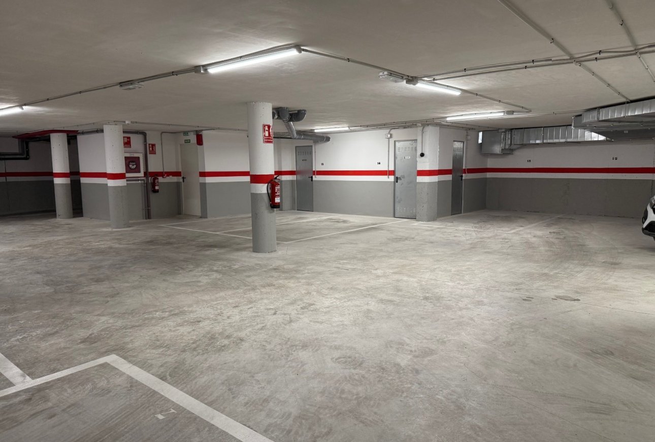 Vermietungen - Garage / Parkplatz - Moraira - Centro Ciudad