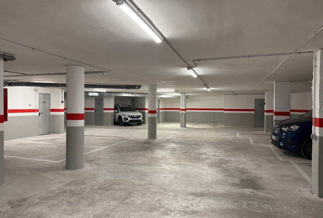 Vermietungen - Garage / Parkplatz - Moraira - Centro Ciudad